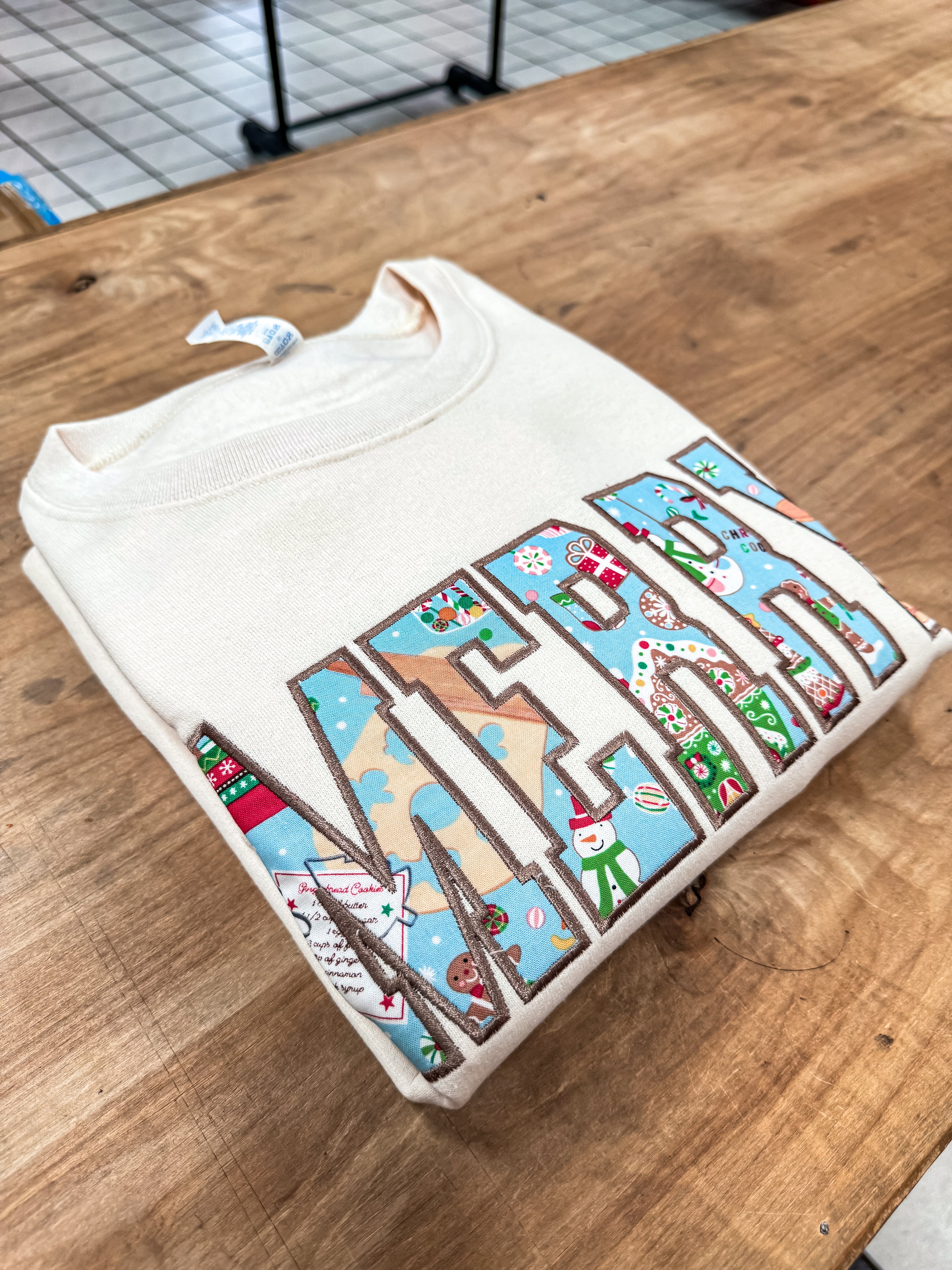 MERRY Appliqué Crewneck